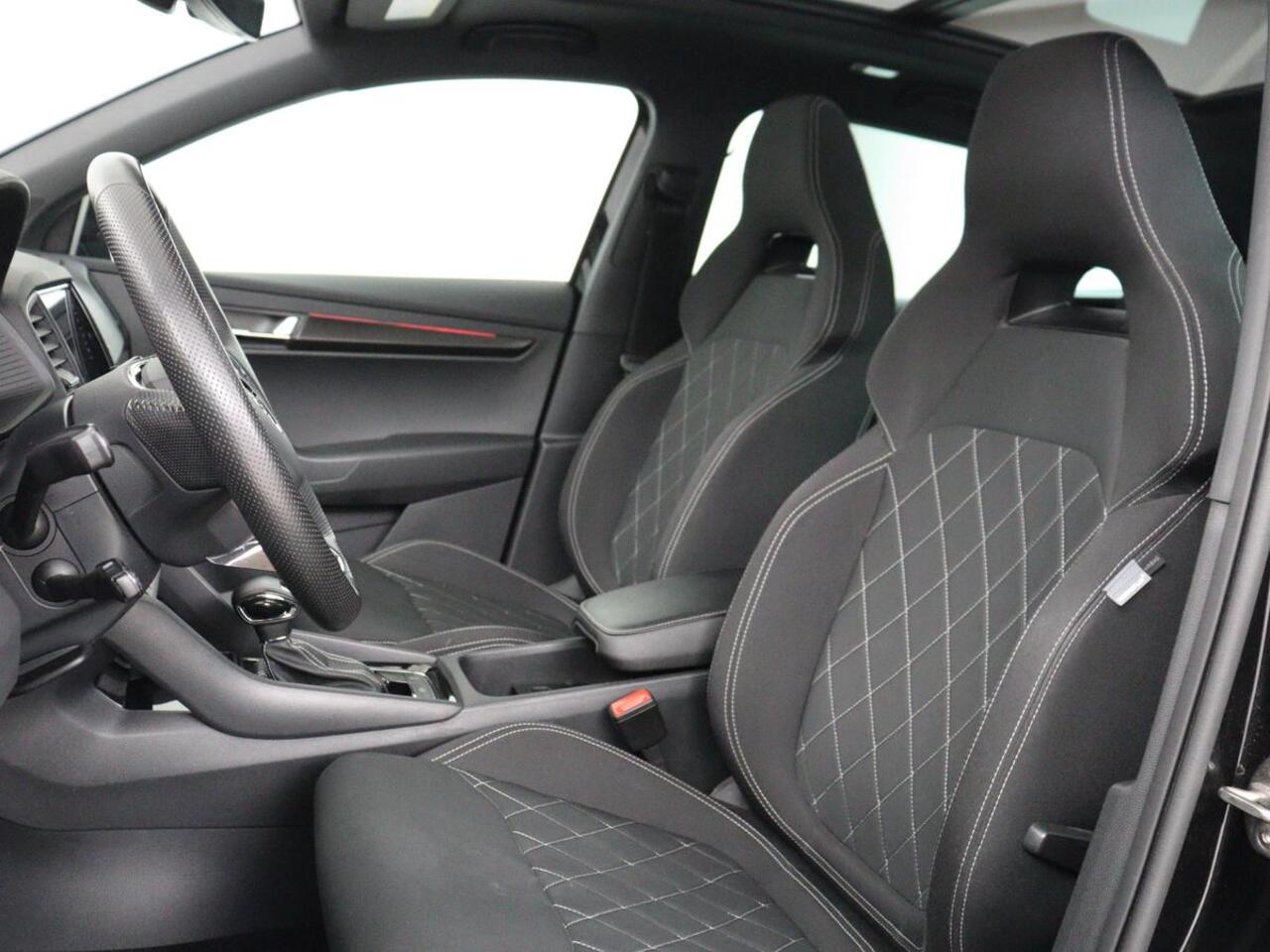 Skoda Karoq 1.5 TSI Sportline | Panoramadak | Stoelverwarming | Virtual Cockpit | Adaptive cruise | Canton Audio | Camera | File Assistent | Keyless | Side Assist | Full LED | Navigatie