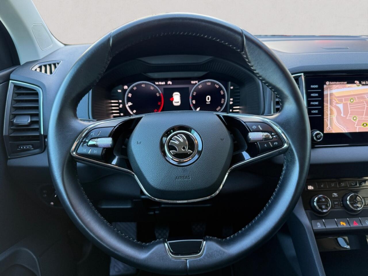 Skoda Karoq 1.0 TSI Business Edition | camera | PDC voor + achter | digitaal
