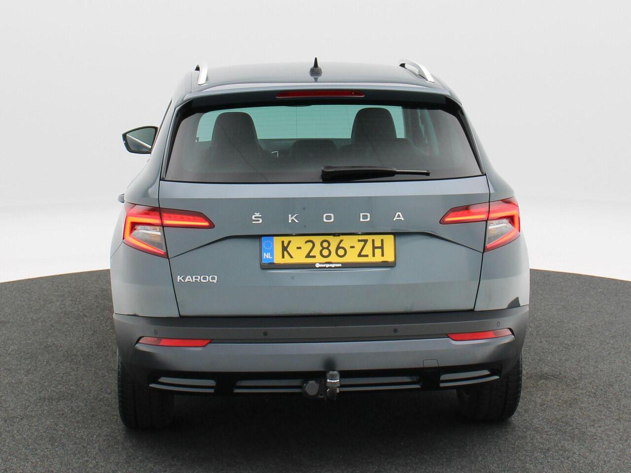 Skoda Karoq 1.5 TSi 150 Pk Automaat Business Edition Plus | Trekhaak | Camera | Stoelverwarming | Adaptive Cruise | CarPlay | 17 Inch
