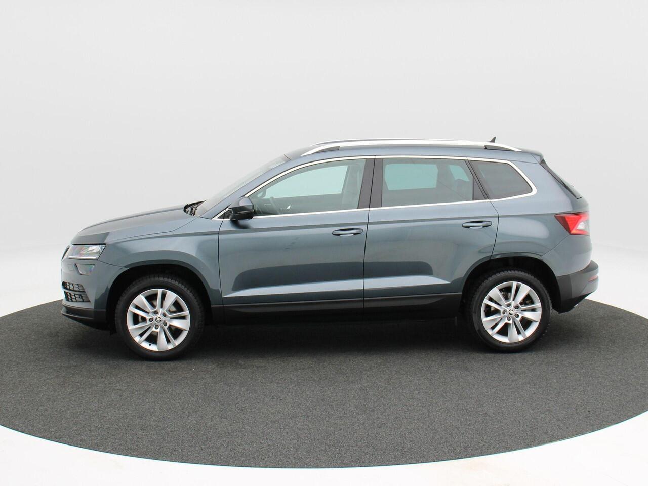 Skoda Karoq 1.5 TSi 150 Pk Automaat Business Edition Plus | Trekhaak | Camera | Stoelverwarming | Adaptive Cruise | CarPlay | 17 Inch