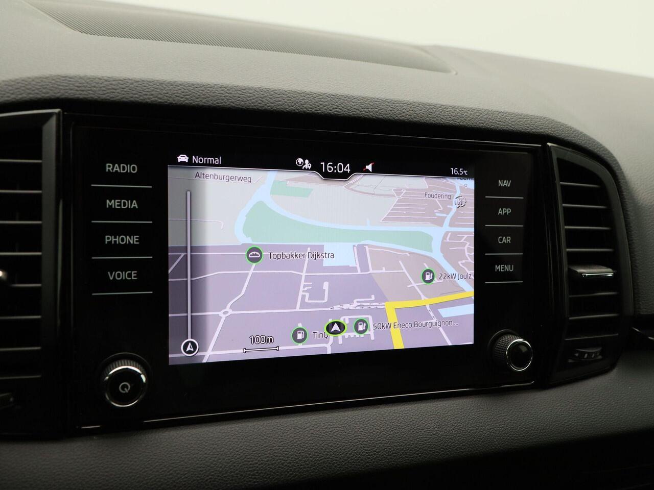 Skoda Karoq 1.5 TSi 150 Pk Automaat Sportline Business | Cruise | Climate | Stoelverwarming | Navigatie | Trekhaak | Camera | Carplay | 94.863 Km!!