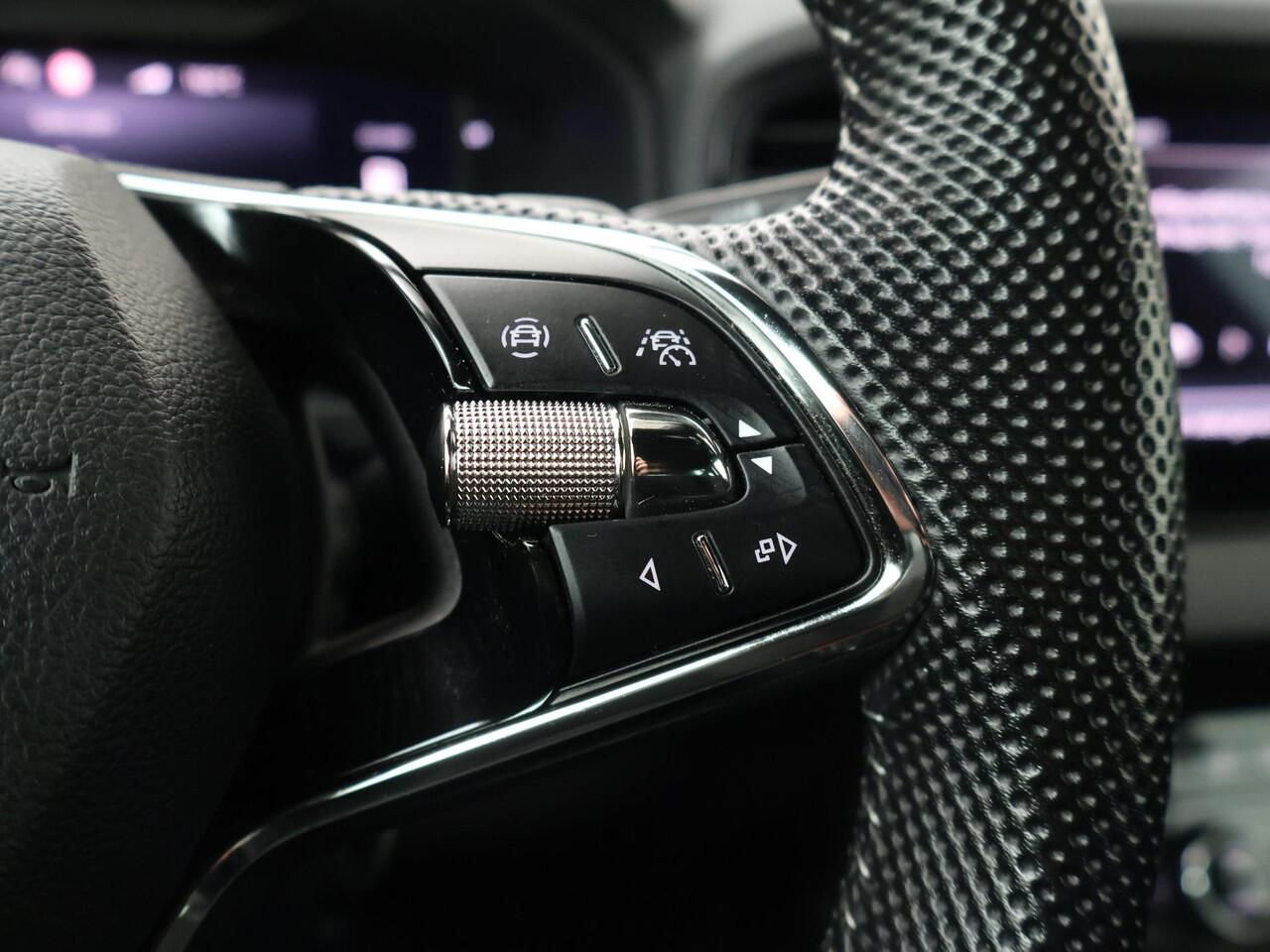 Skoda Karoq 1.5 TSI ACT Sportline Business | 150 PK | Automaat | Trekhaak wegklapbaar | Elek. achterklep | Matrix LED koplampen |