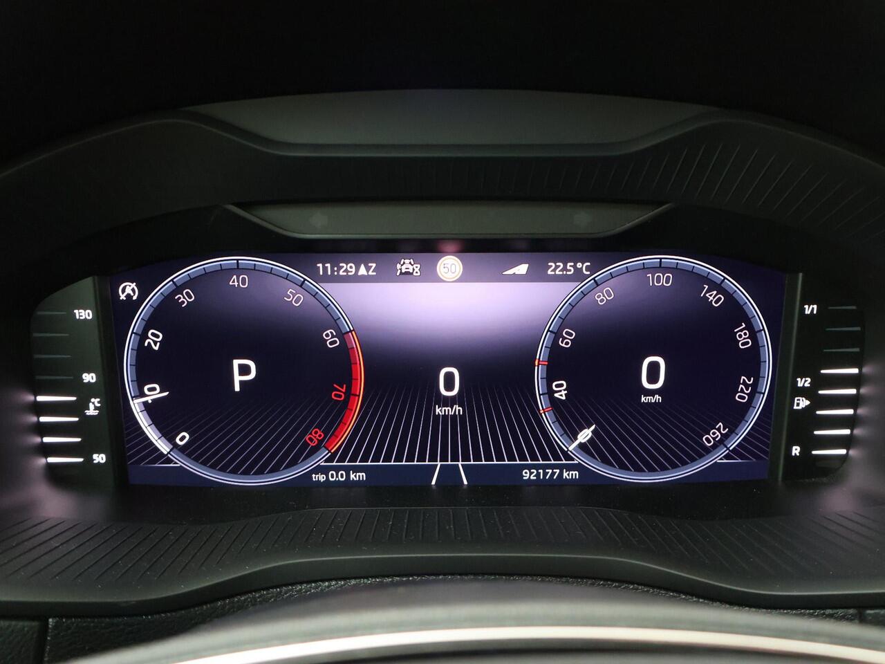 Skoda Karoq 1.5 TSI ACT Sportline Business | 150 PK | Automaat | Trekhaak wegklapbaar | Navigatiesysteem |