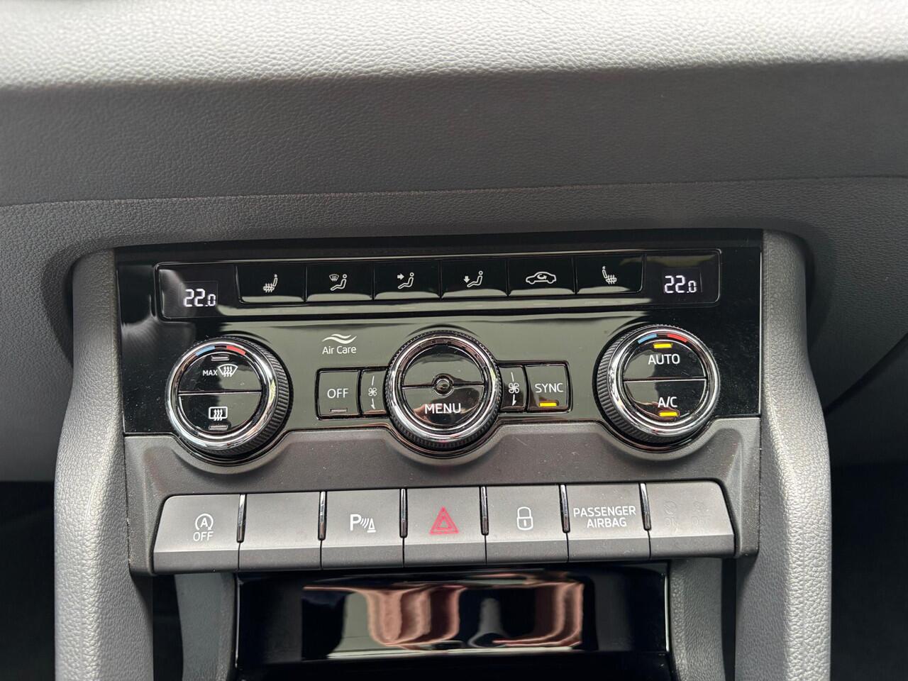 Skoda Karoq 1.5 TSI ACT Sportline Business | Panoramadak | Camera |