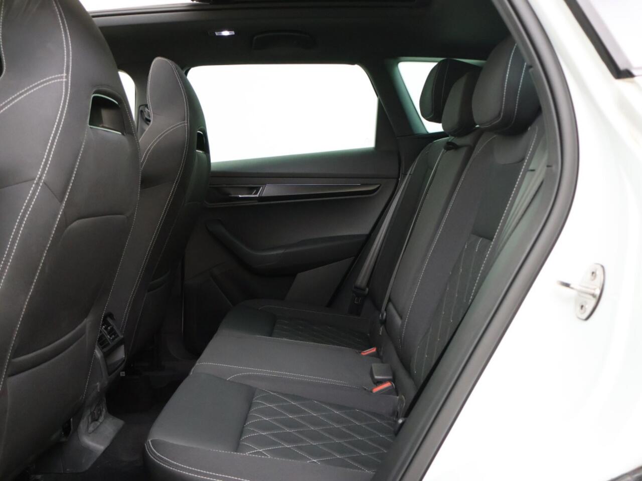 Skoda Karoq 1.5 TSI Sportline Business Automaat Panoramaschuifdak