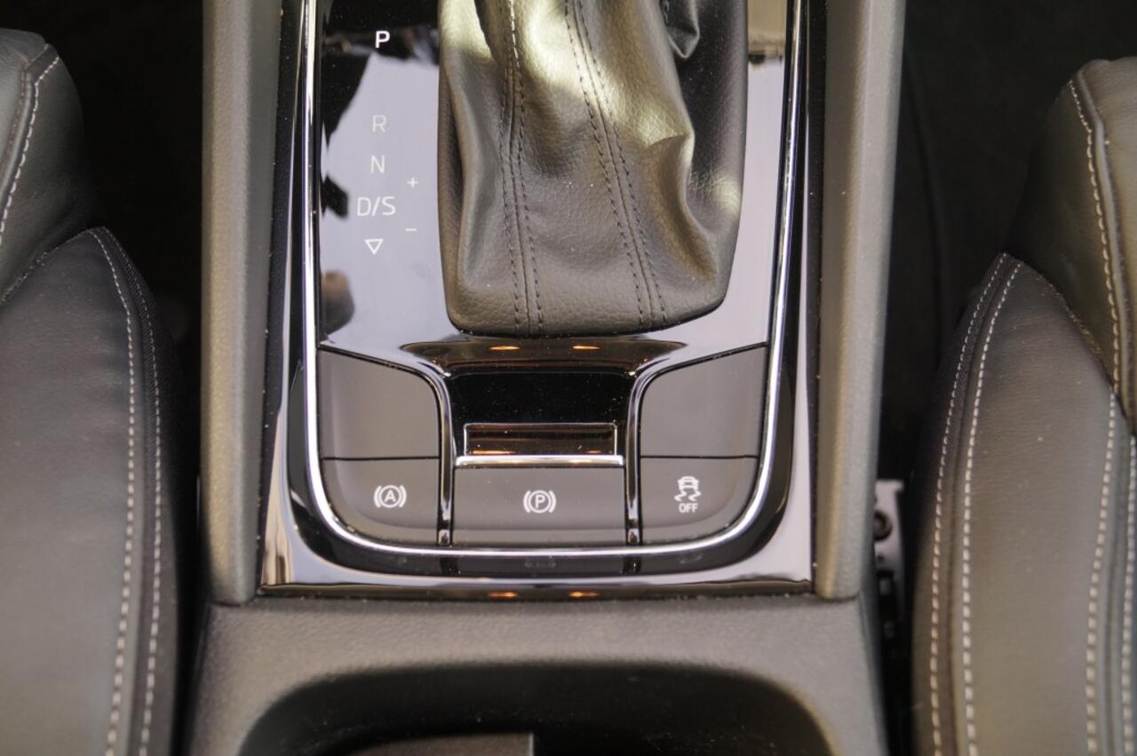 Skoda Karoq 2.0 TDI DSG Ambition -LEER-NAVI-ECC-PDC-