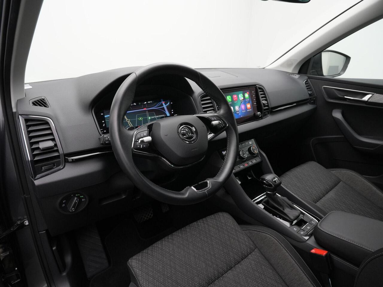 Skoda Karoq 1.5 TSI ACT 150 pk DSG Style | Trekhaak | Stuur-/stoelverwarming | Achteruitrijcamera | Navigatie