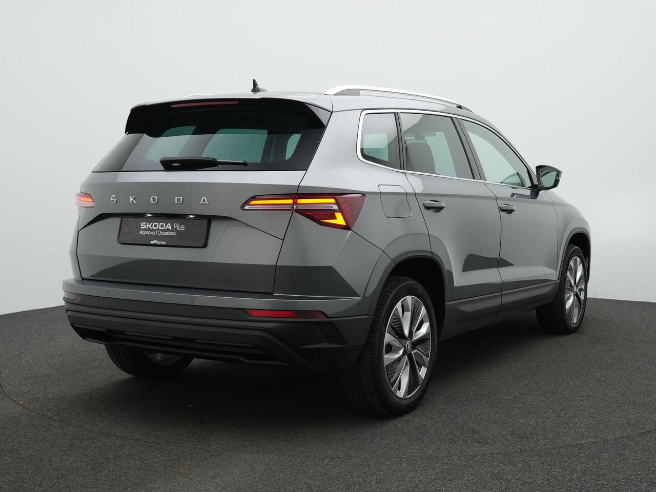 Skoda Karoq 1.5 TSI ACT 150 pk DSG Style | Trekhaak | Stuur-/stoelverwarming | Achteruitrijcamera | Navigatie