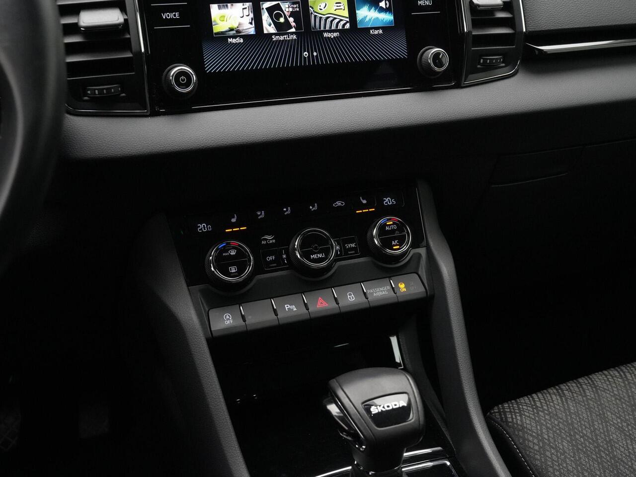 Skoda Karoq 1.5 TSI ACT 150 pk DSG Style | Trekhaak | Stuur-/stoelverwarming | Achteruitrijcamera | Navigatie