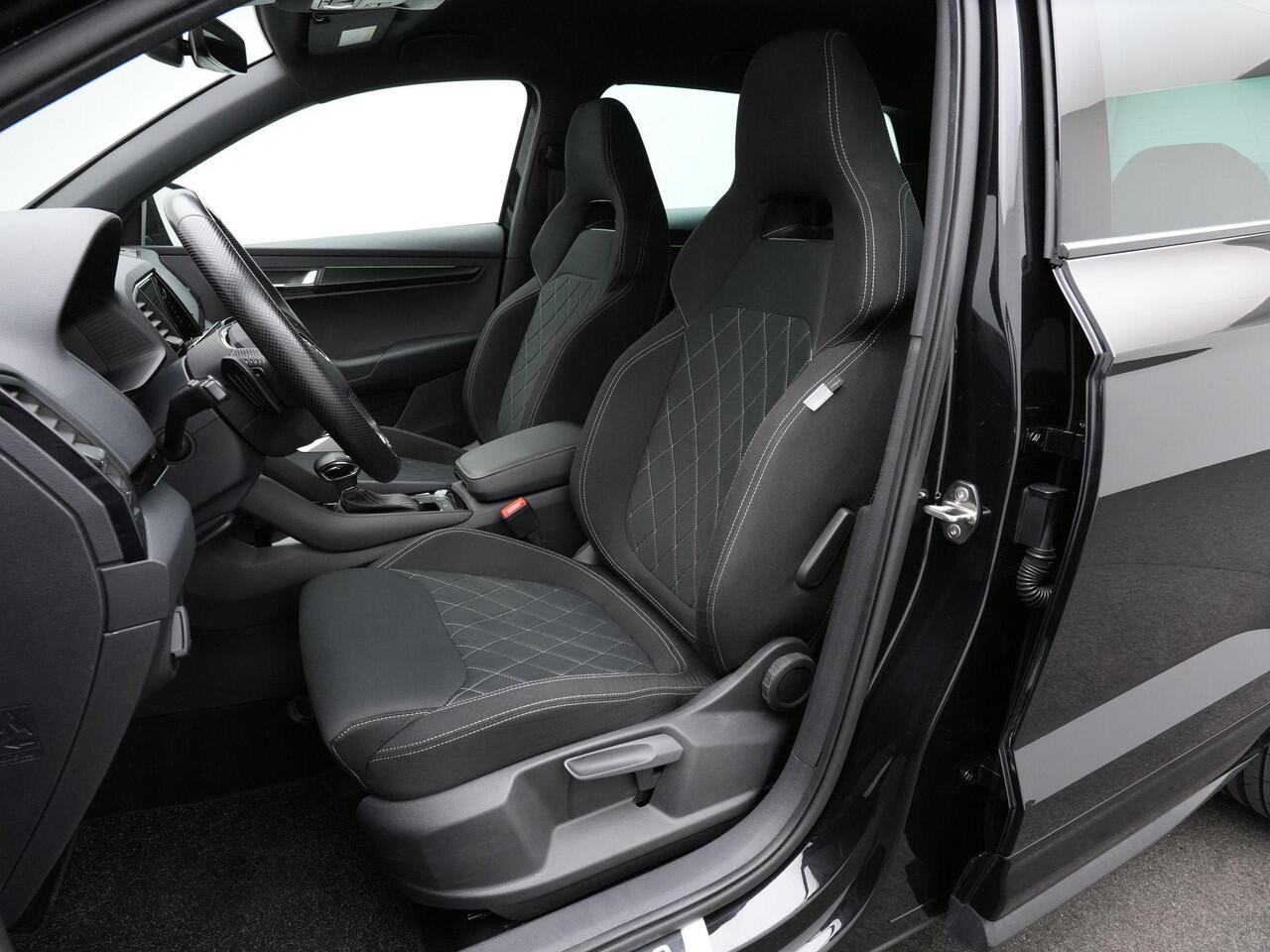 Skoda Karoq 1.5 TSI ACT 150 pk DSG Sportline | Adaptief onderstel | Stuur-/achterbankverwarming | Matrix LED | Keyless