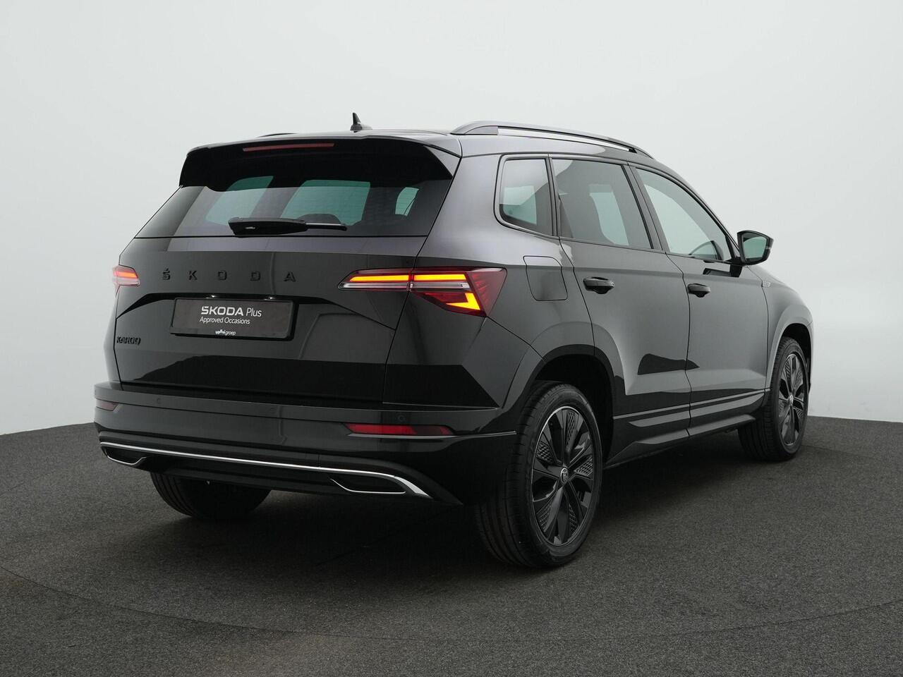 Skoda Karoq 1.5 TSI ACT 150 pk DSG Sportline | Adaptief onderstel | Stuur-/achterbankverwarming | Matrix LED | Keyless