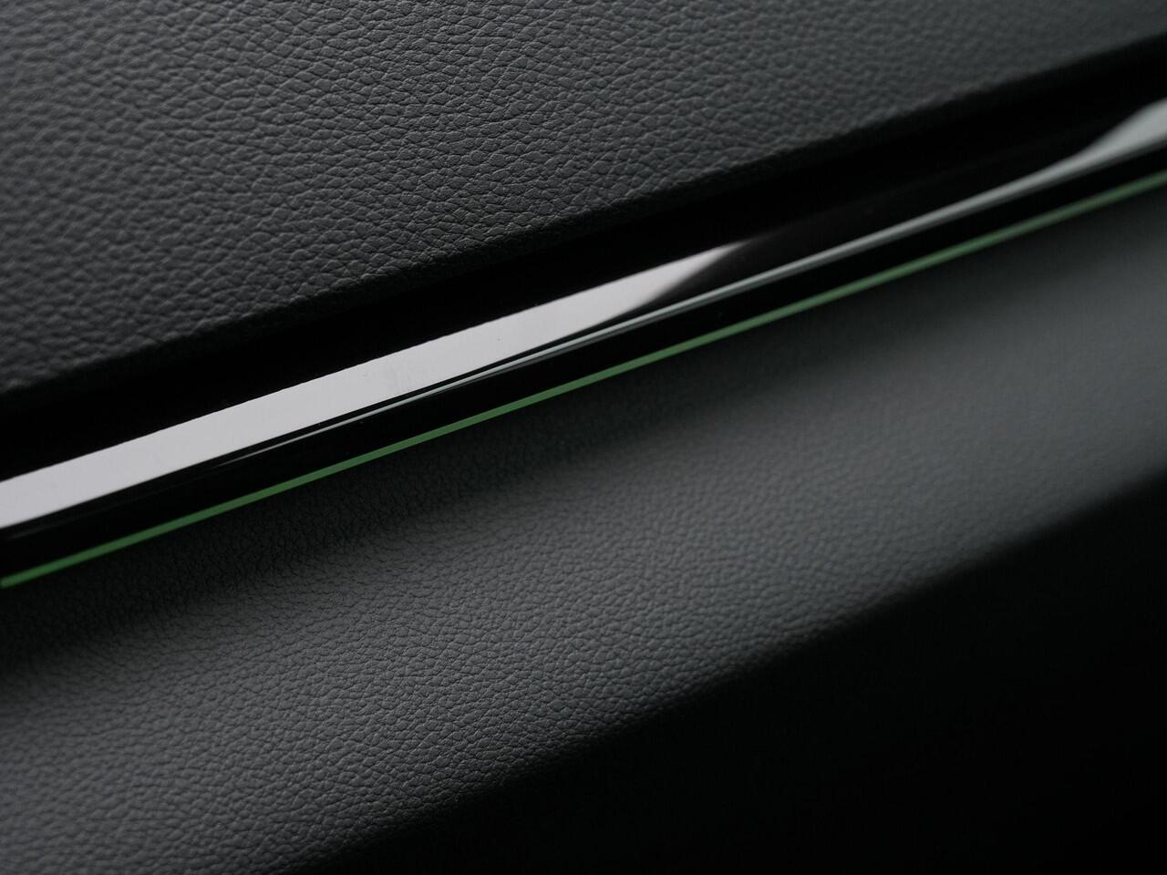 Skoda Karoq 1.5 TSI ACT 150 pk DSG Sportline | Adaptief onderstel | Stuur-/achterbankverwarming | Matrix LED | Keyless