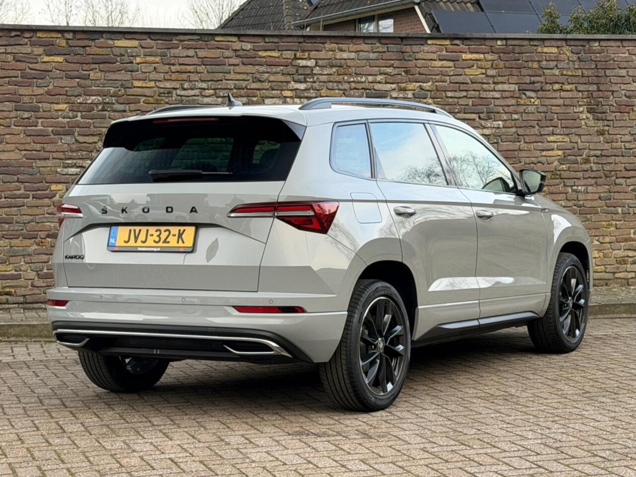 Skoda Karoq 1.5 TSI Sportline DSG 150PK Leer LED Navi