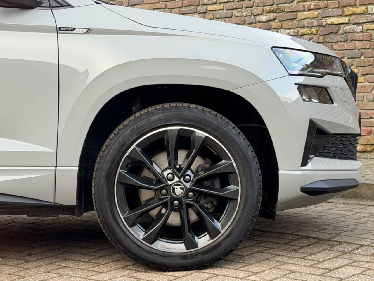 Skoda Karoq 1.5 TSI Sportline DSG 150PK Leer LED Navi