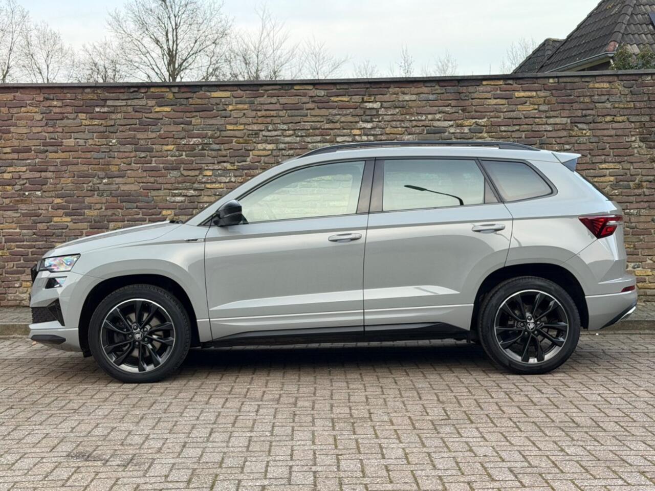 Skoda Karoq 1.5 TSI Sportline DSG 150PK Leer LED Navi