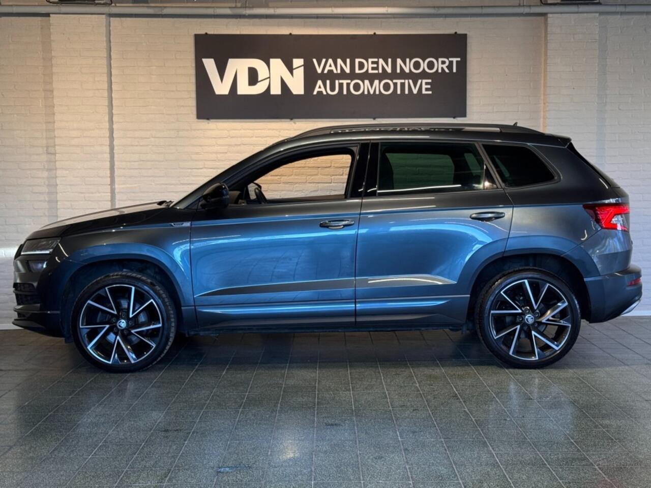 Skoda Karoq 1.5 TSI ACT Sportline Business DSG Virtual Trekhaak Navi Stoelverw 19''