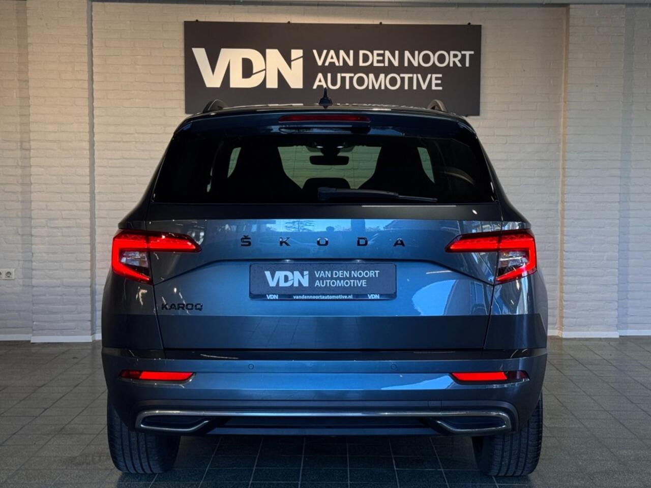 Skoda Karoq 1.5 TSI ACT Sportline Business DSG Virtual Trekhaak Navi Stoelverw 19''