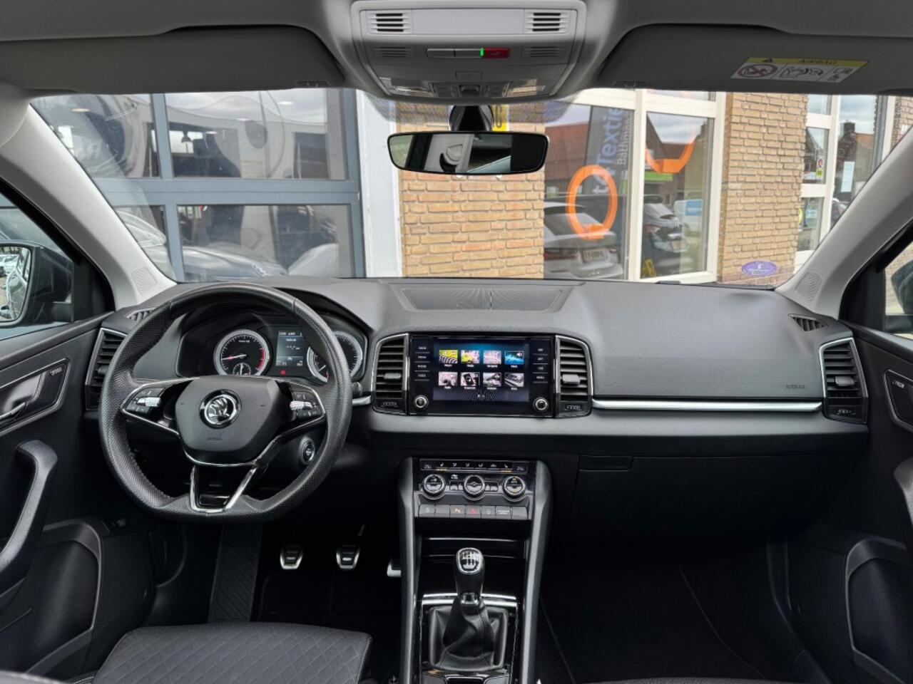 Skoda Karoq 1.0 TSI BUSINESS ED. PLUS HALF LEDER/PANODAK/LED/CARPLAY