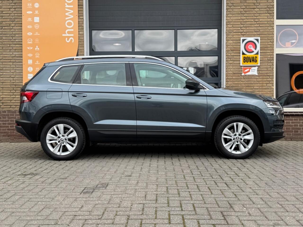 Skoda Karoq 1.0 TSI BUSINESS ED. PLUS HALF LEDER/PANODAK/LED/CARPLAY