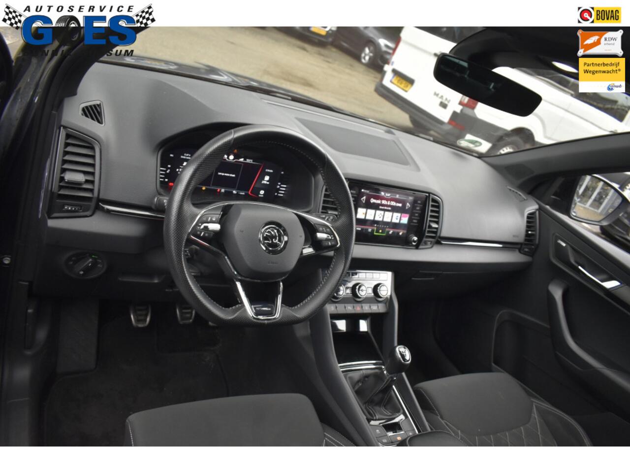Skoda Karoq (financiering mogelijk) 1.5 TSI Sportline Busines /trekhaak/camera/stuurverwarming