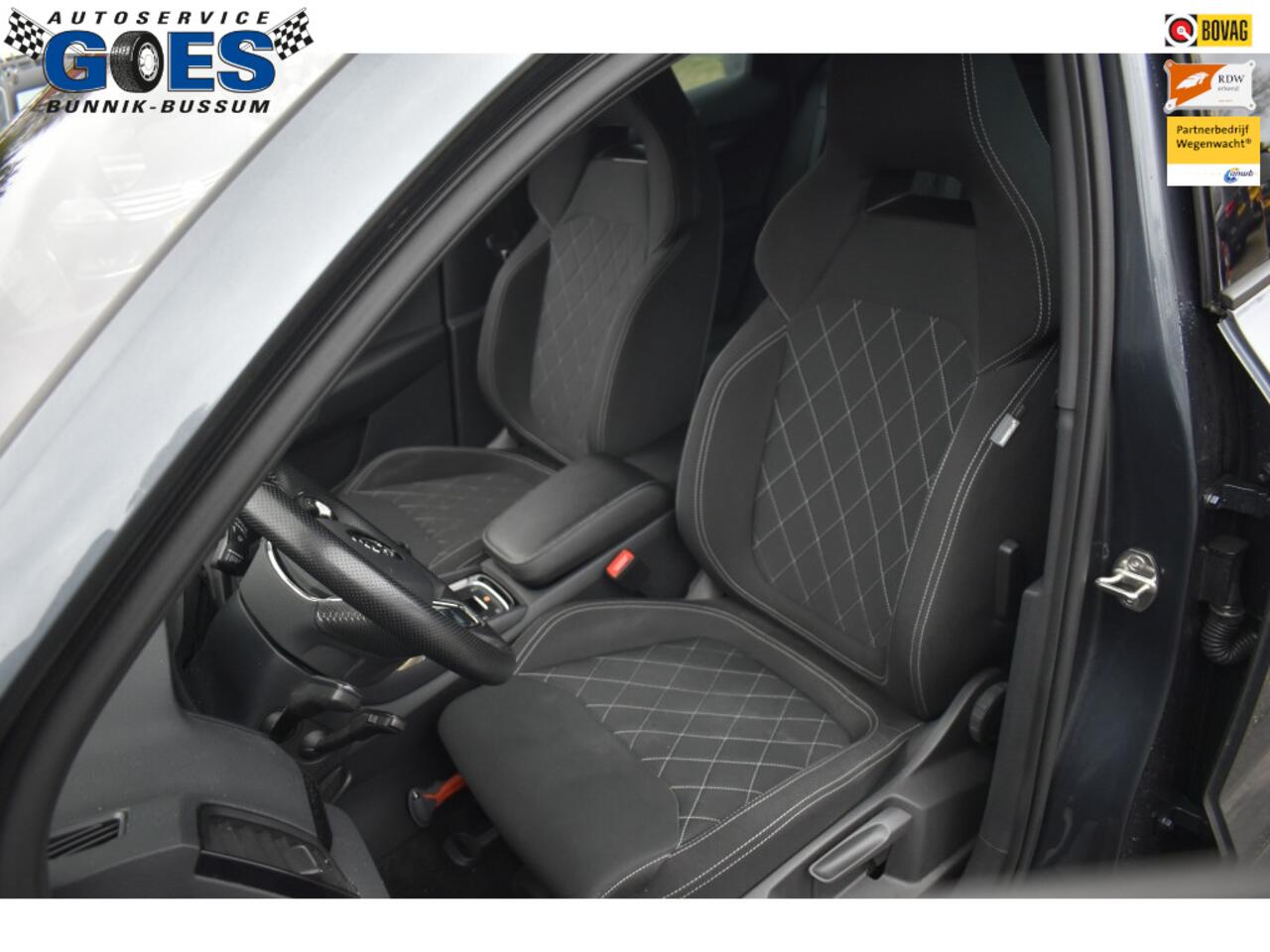 Skoda Karoq (financiering mogelijk) 1.5 TSI Sportline Busines /trekhaak/camera/stuurverwarming
