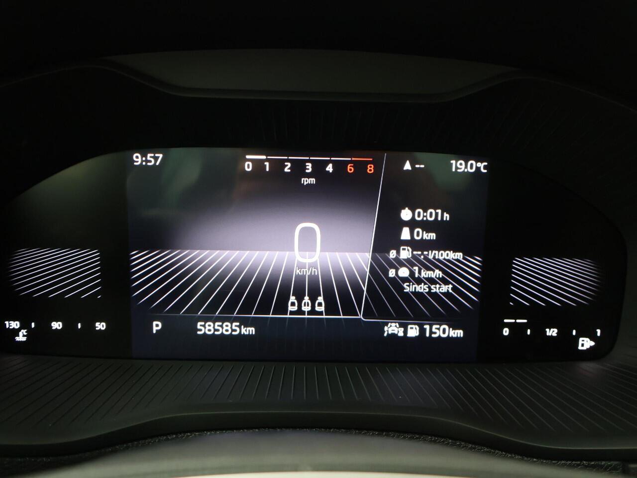 Skoda Karoq 1.5 TSI ACT Business Edition | 150 PK | Automaat | Trekhaak wegklapbaar | Elek. achterklep |