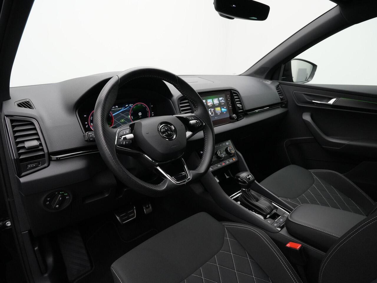 Skoda Karoq 1.5 TSI ACT 150 pk DSG Sportline Business | Panoramadak | Matrix LED | Stuur-/stoelverwarming | Achteruitrijcamera