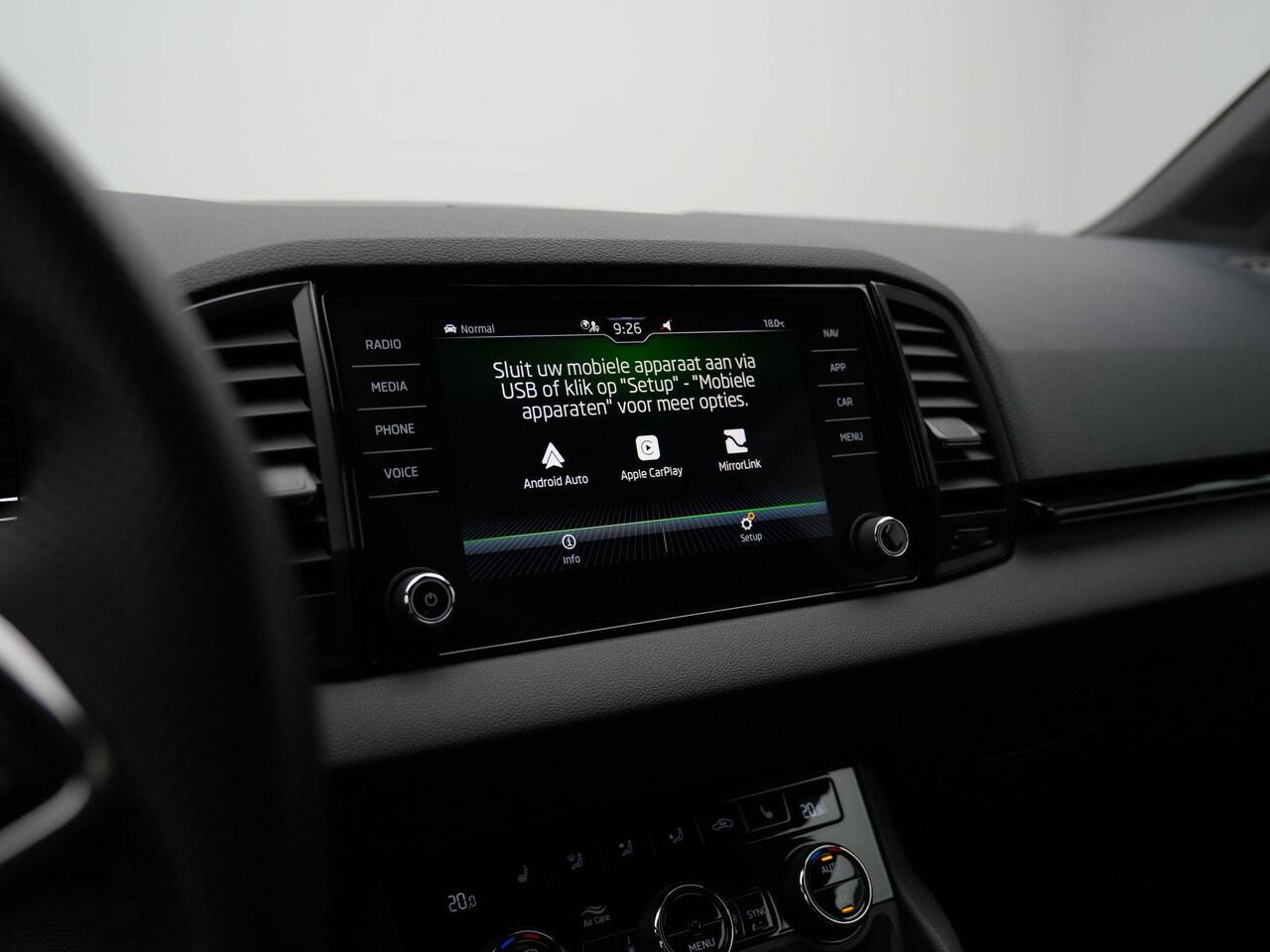 Skoda Karoq 1.5 TSI ACT 150 pk DSG Sportline Business | Panoramadak | Matrix LED | Stuur-/stoelverwarming | Achteruitrijcamera