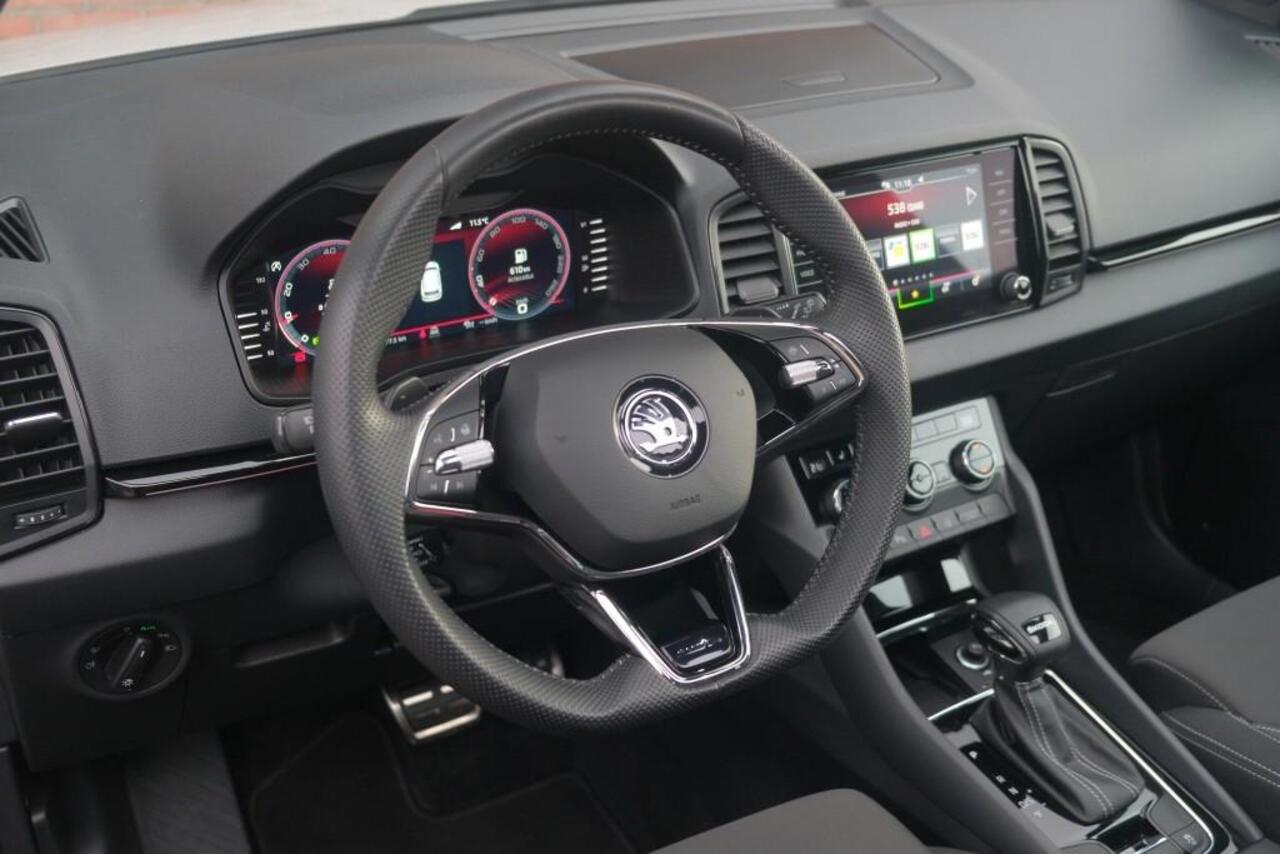 Skoda Karoq 1.5 TSi 150pk DSG Sportline Business | Navi | App Connect | Climate | Adaptive Cruise | Panoramadak | Keyless | Camera | Trekhaak