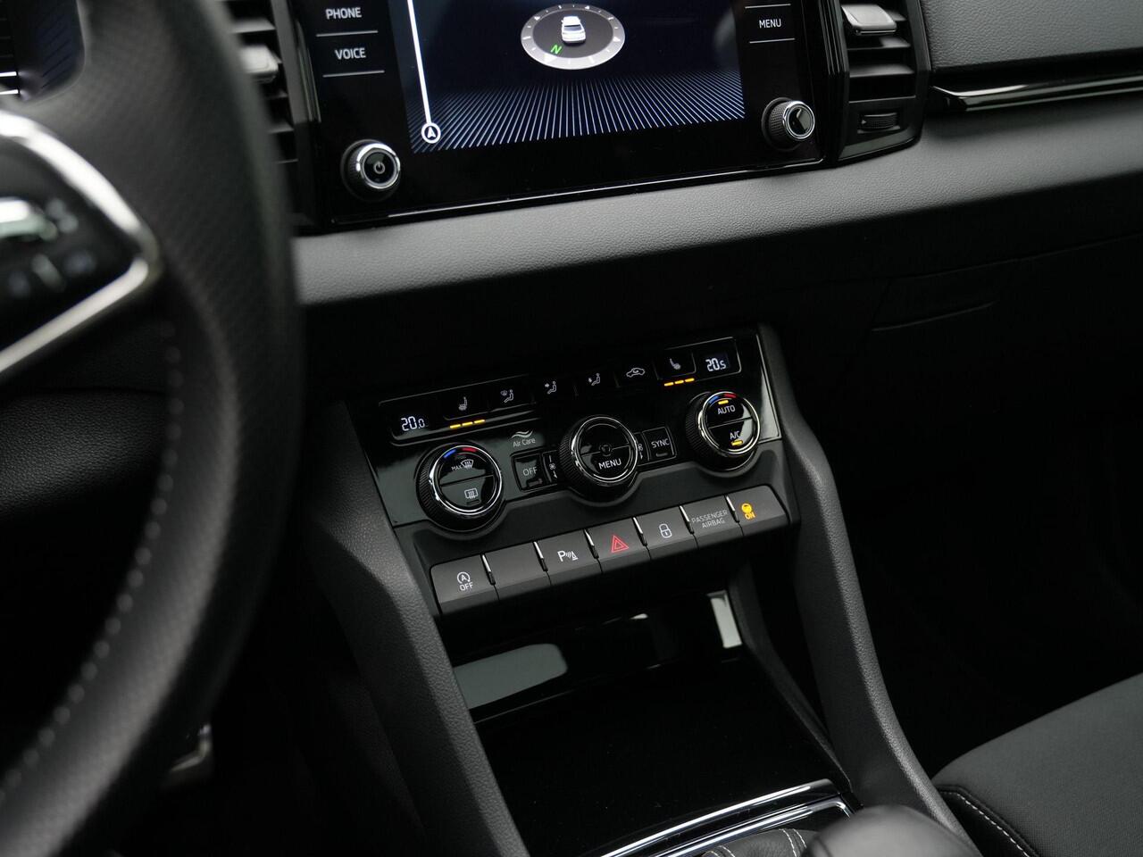 Skoda Karoq 1.5 TSI ACT 150 pk DSG Sportline Business | Panoramadak | Matrix LED | Stuur-/stoelverwarming | Achteruitrijcamera