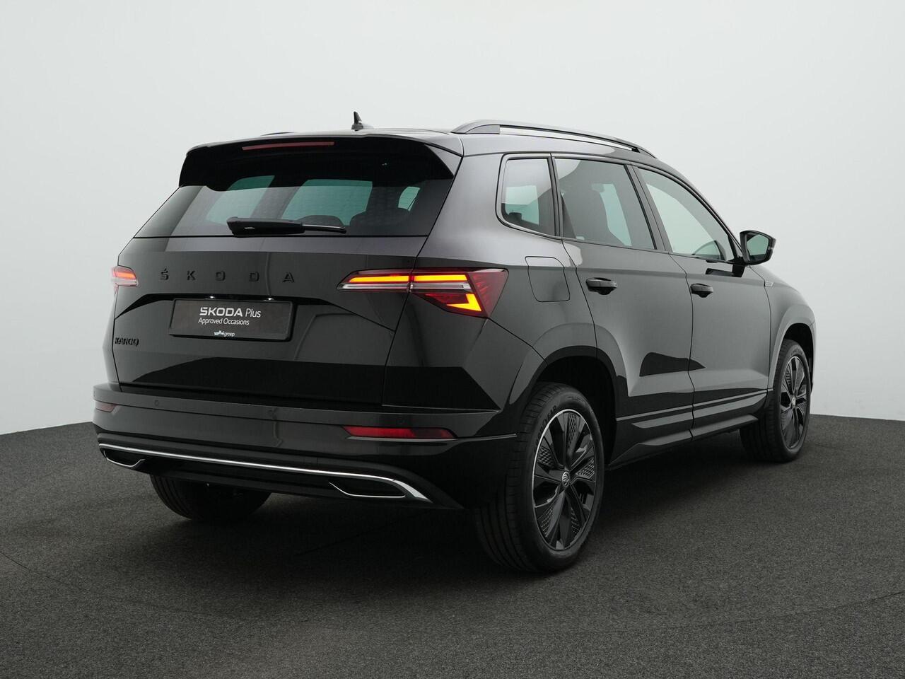 Skoda Karoq 1.5 TSI ACT 150 pk DSG Sportline Business | Panoramadak | Matrix LED | Stuur-/stoelverwarming | Achteruitrijcamera