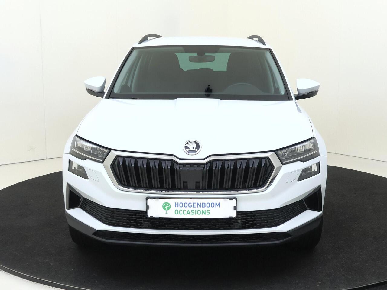 Skoda Karoq 1.5 TSI ACT Business Edition Plus | Keyless | Stoel- en stuurwielverwarming | Achteruitrijcamera | Navigatie | Adaptieve cruise control | CarPlay | Elektrische achterklep |