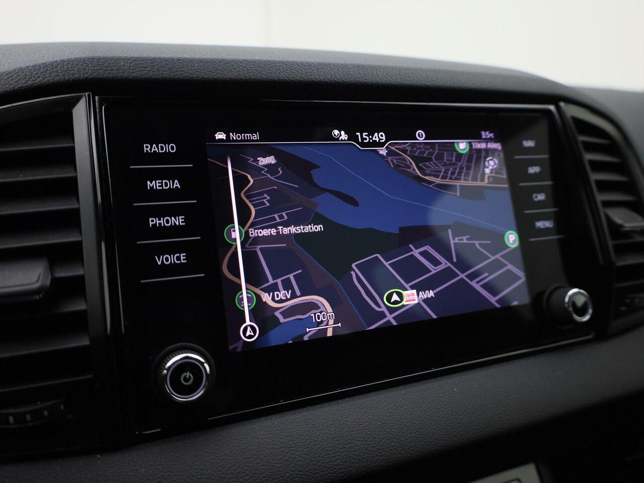 Skoda Karoq 1.5TSI/150PK ACT Sportline DSG · Navigatie · Apple/Android Car Play · Camera + Parkeersensoren · Garantie t/m 28-09-2027 of 60000km.