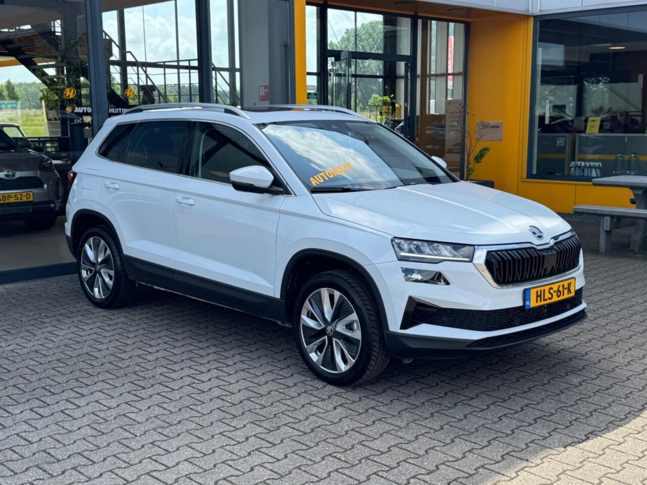 Skoda Karoq 1.5 TSI Business Edition - panorama - camera - adaptive cruise