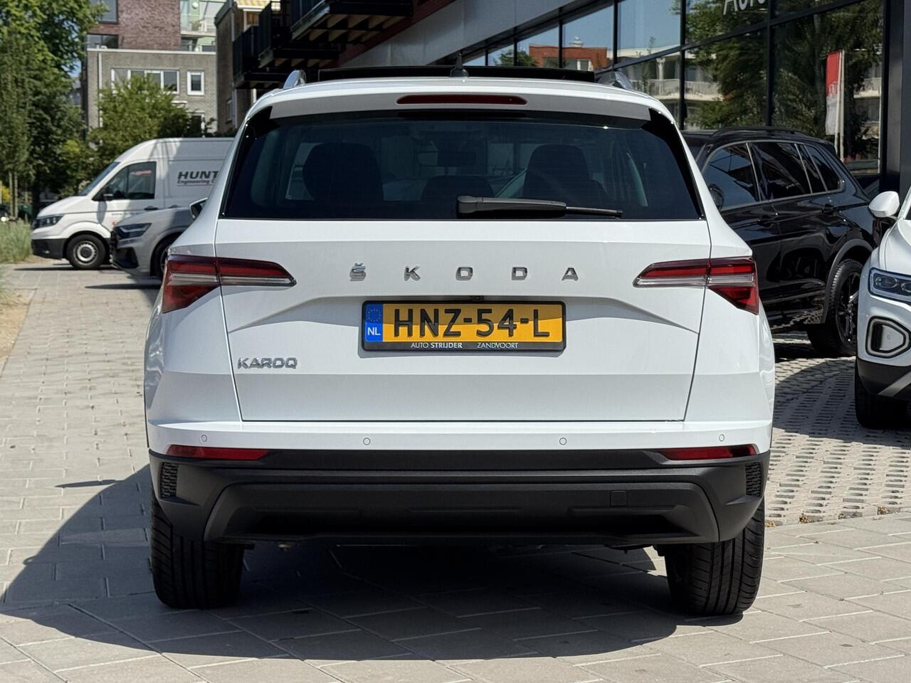 Skoda Karoq 1.5 TSI ACT Business Edition Plus Automaat | Panodak | Camera | 18LM