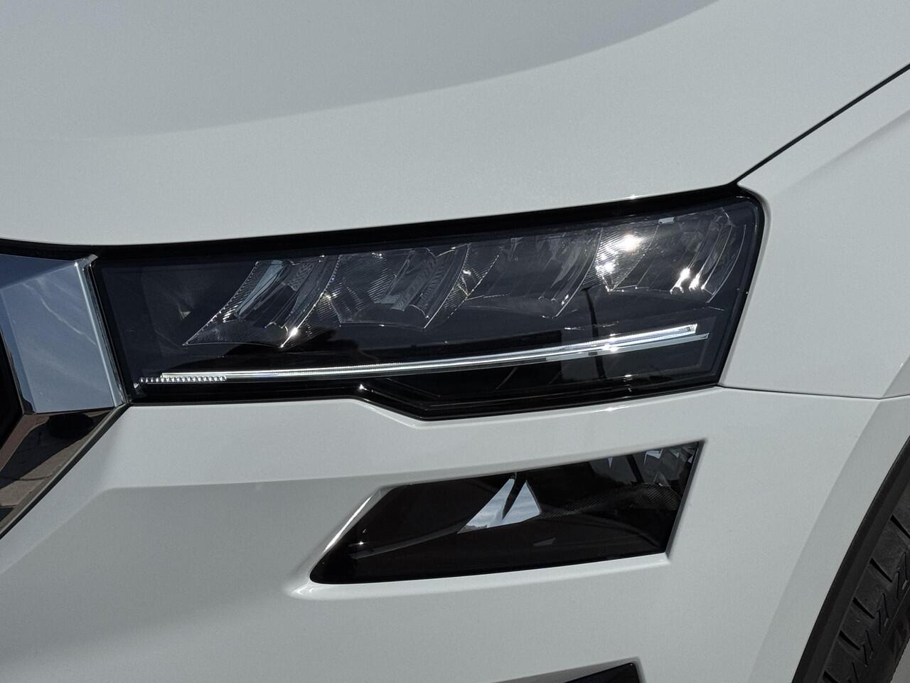 Skoda Karoq 1.5 TSI ACT Business Edition Plus Automaat | Panodak | Camera | 18LM