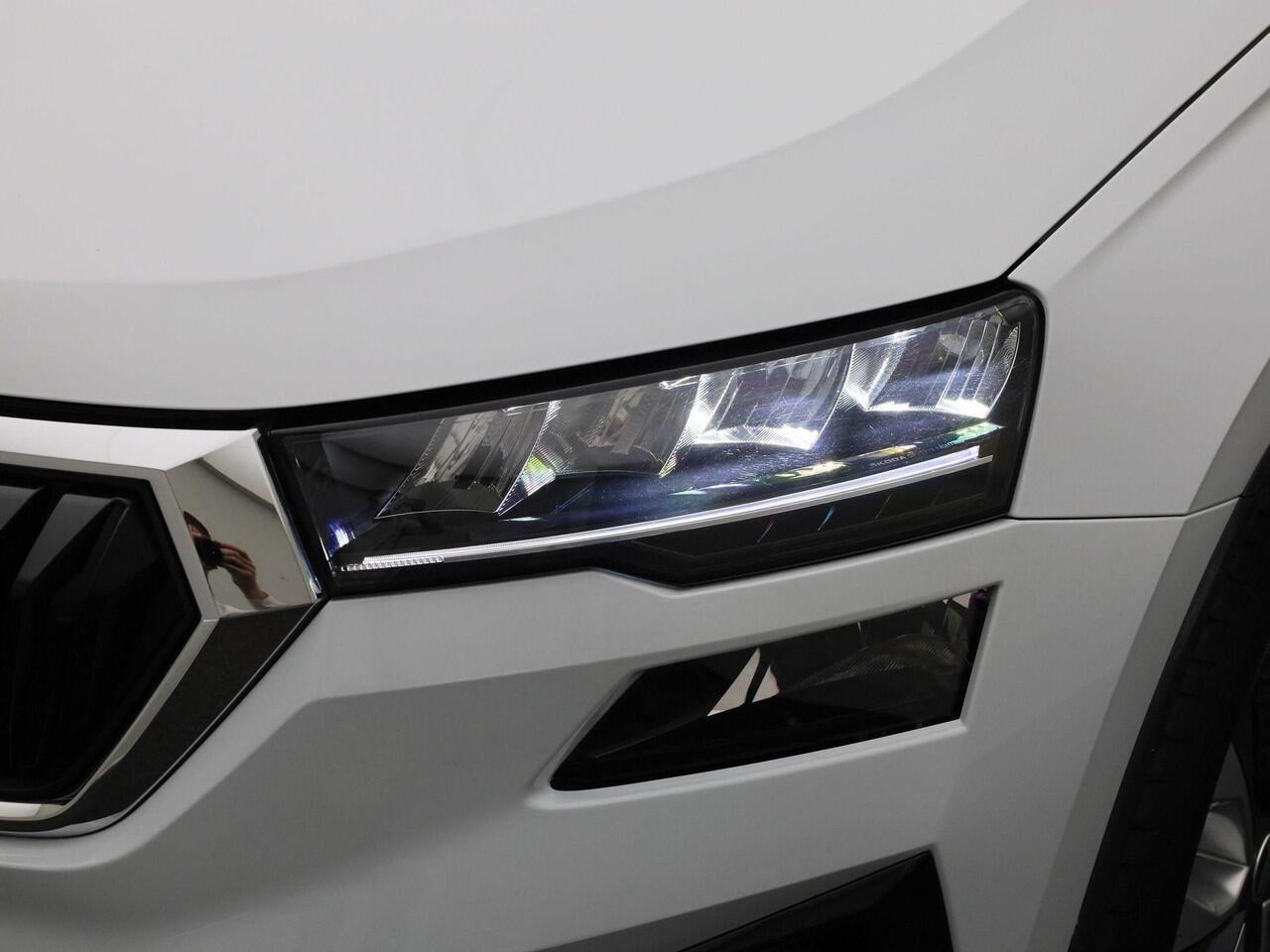 Skoda Karoq 1.5TSI/150PK Design DSG · Panoramadak · App connect · Camera + Parkeersensoren · Garantie t/m 25-03-2028 of 60.000km