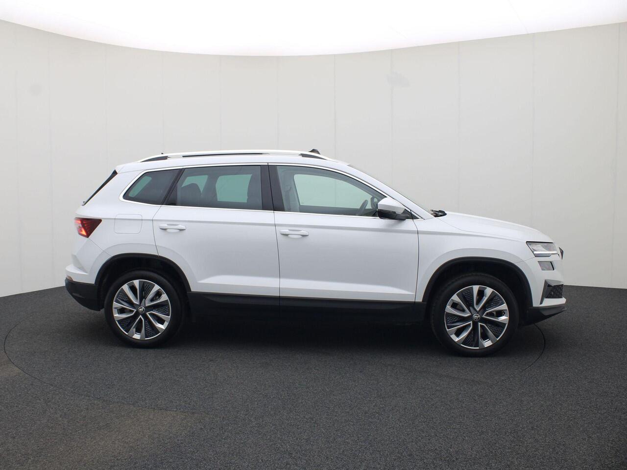 Skoda Karoq 1.5TSI/150PK Design DSG · Panoramadak · App connect · Camera + Parkeersensoren · Garantie t/m 25-03-2028 of 60.000km