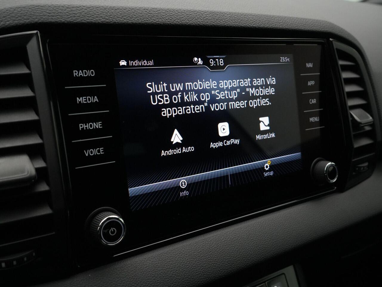 Skoda Karoq 1.5 TSI 150 pk DSG Sportline Business | LED Matrix | Trekhaak | Rondomzicht camera | CANTON sound | Stoel-/achterbankverwarming | Side Assist