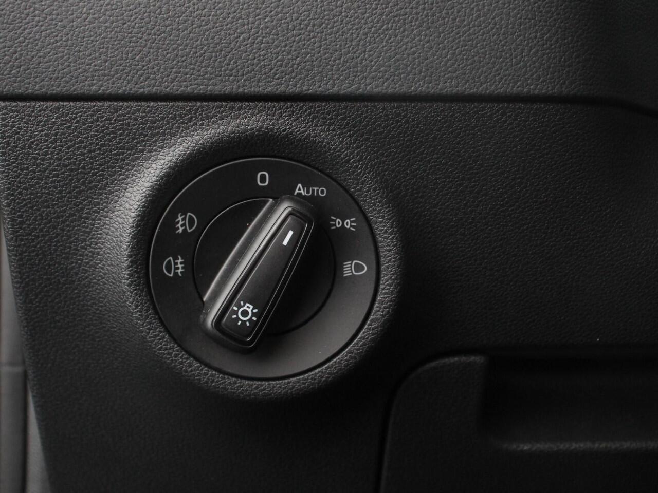 Skoda Karoq 1.5 TSI 150pk DSG Ambition | Navigatie | Apple Carpla/Android Auto | Camera | Climate Control | Adaptive Cruise control | Lichtmetalen Velgen