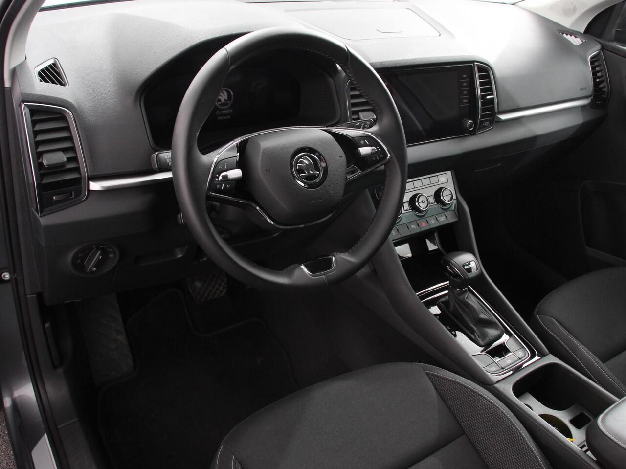 Skoda Karoq 1.5 TSI 150pk Automaat ACT Ambition | Navigatie | Android Auto / Apple Carplay | Climate Control | Camera | Parkeer sensoren | Lichtmetalen Velgen | Dab | Digitale Cockpit | Keyless Start | Led | Cruise Control Adaptive