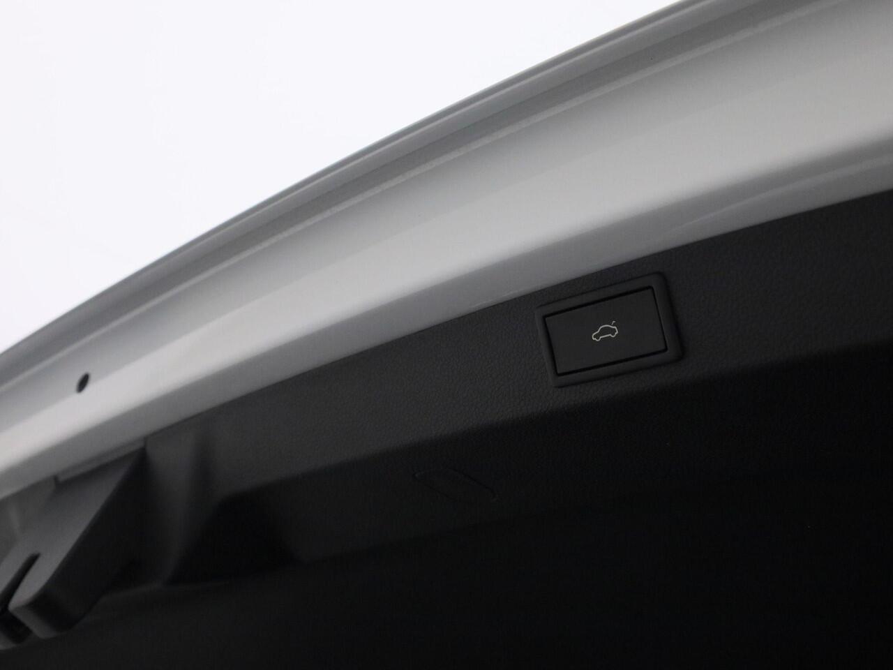 Skoda Karoq 1.5TSI/150PK DSG Business Edition · Panoramadak · Parkeersensoren + Camera · App-Connect · Garantie t/m 25-03-2028 of 60.000km