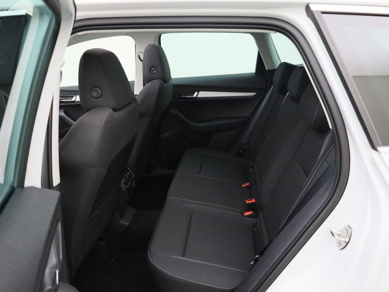 Skoda Karoq 1.5TSI/150PK DSG Business Edition · Panoramadak · Parkeersensoren + Camera · App-Connect · Garantie t/m 25-03-2028 of 60.000km