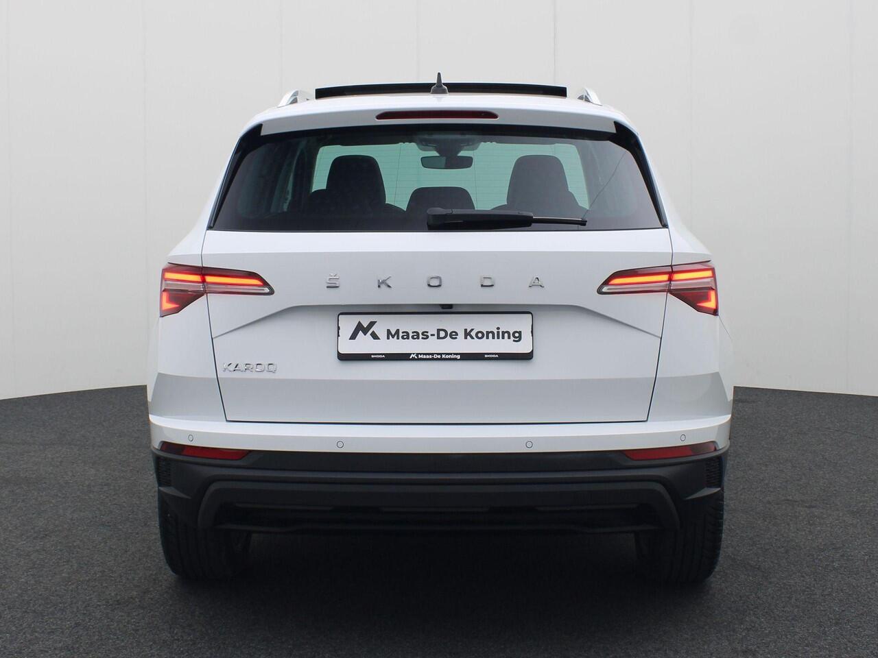 Skoda Karoq 1.5TSI/150PK DSG Business Edition · Panoramadak · Parkeersensoren + Camera · App-Connect · Garantie t/m 25-03-2028 of 60.000km