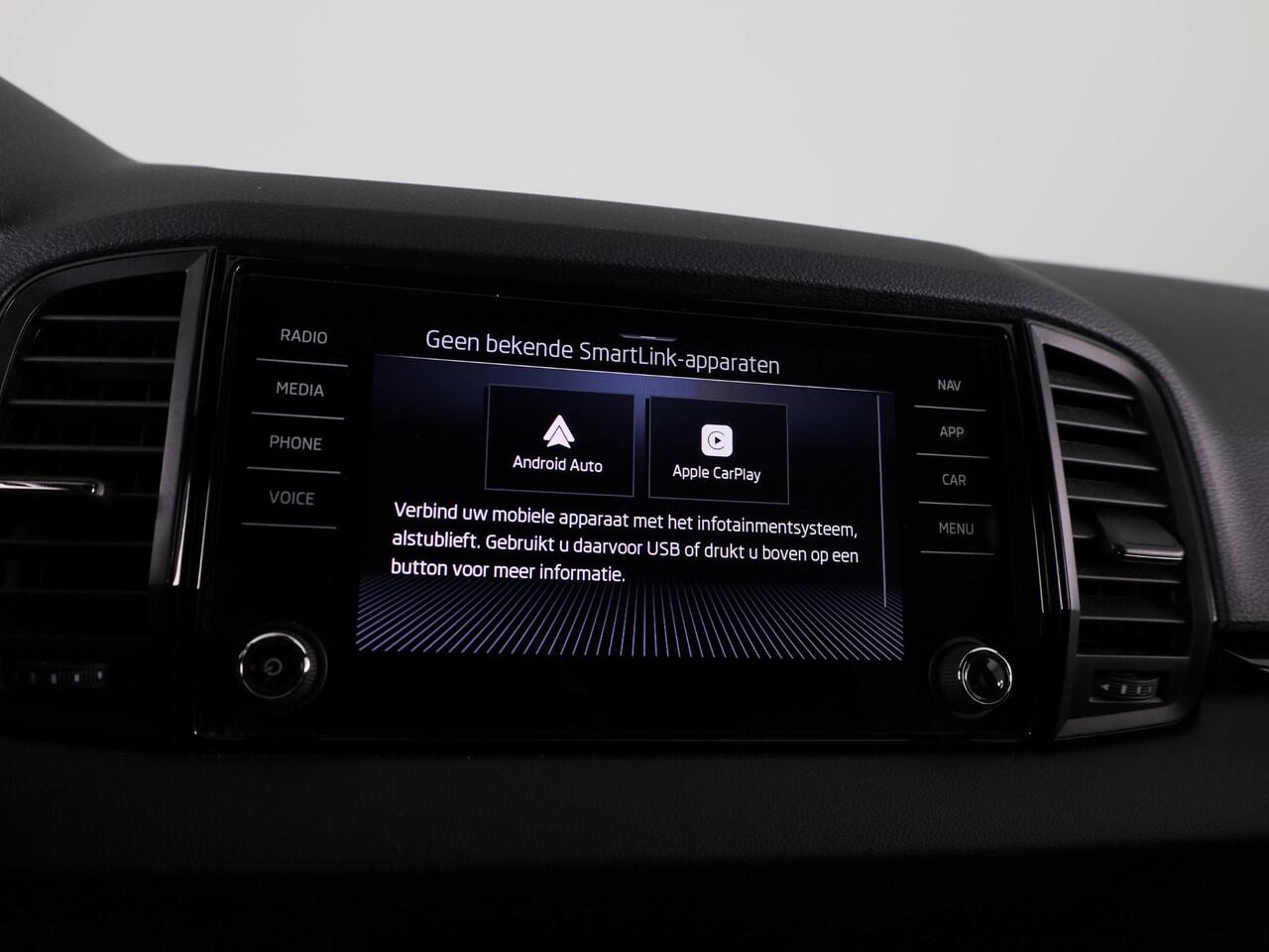 Skoda Karoq 1.5 TSI ACT Sportline Business 150 pk Automaat (DSG) | Verlengde garantie | Navigatie via App | Parkeersensoren | Achteruitrijcamera | Adaptieve cruise control | Stoelverwarming |