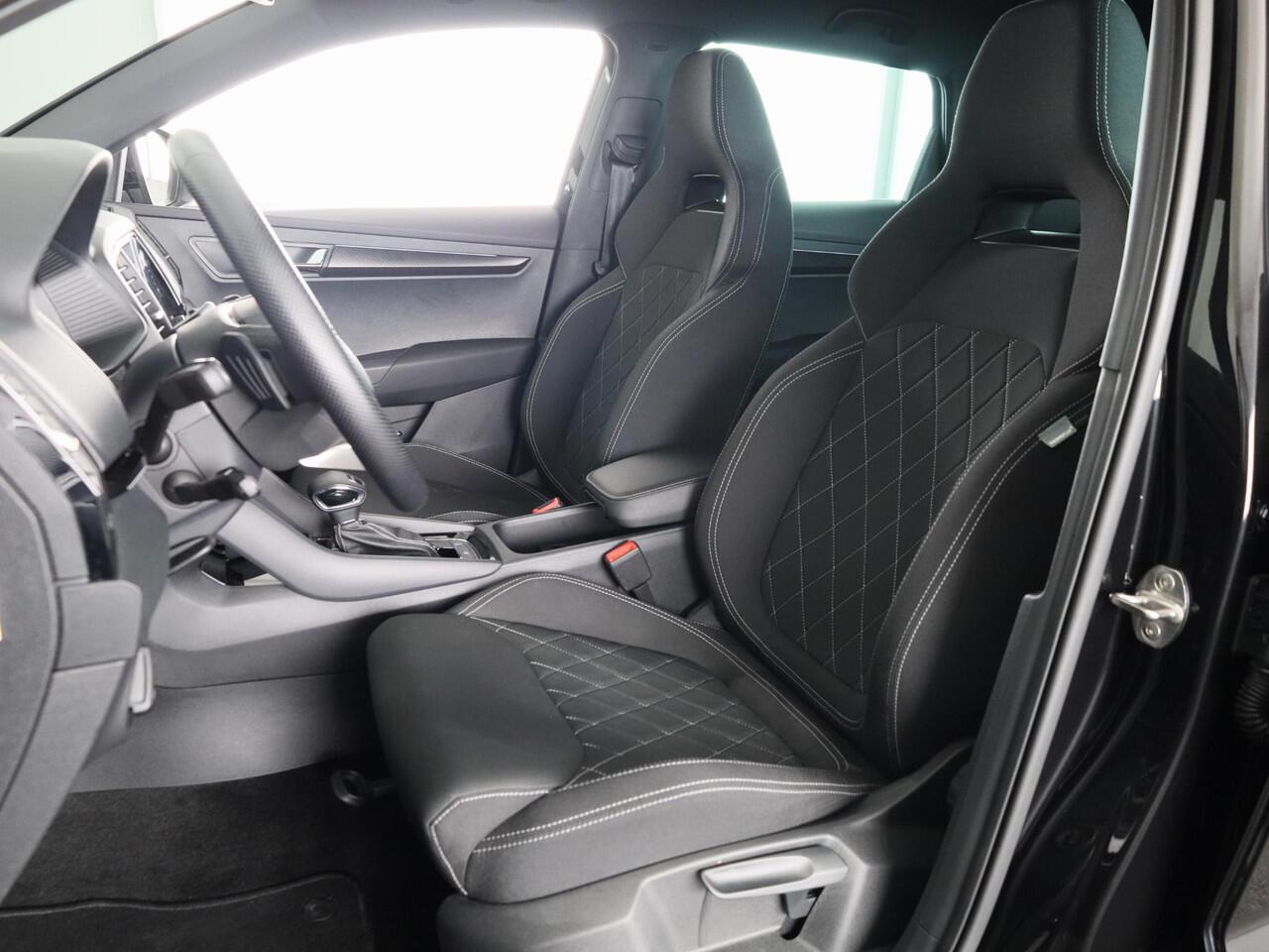 Skoda Karoq 1.5 TSI ACT Sportline Business 150 pk Automaat (DSG) | Verlengde garantie | Navigatie via App | Parkeersensoren | Achteruitrijcamera | Adaptieve cruise control | Stoelverwarming |