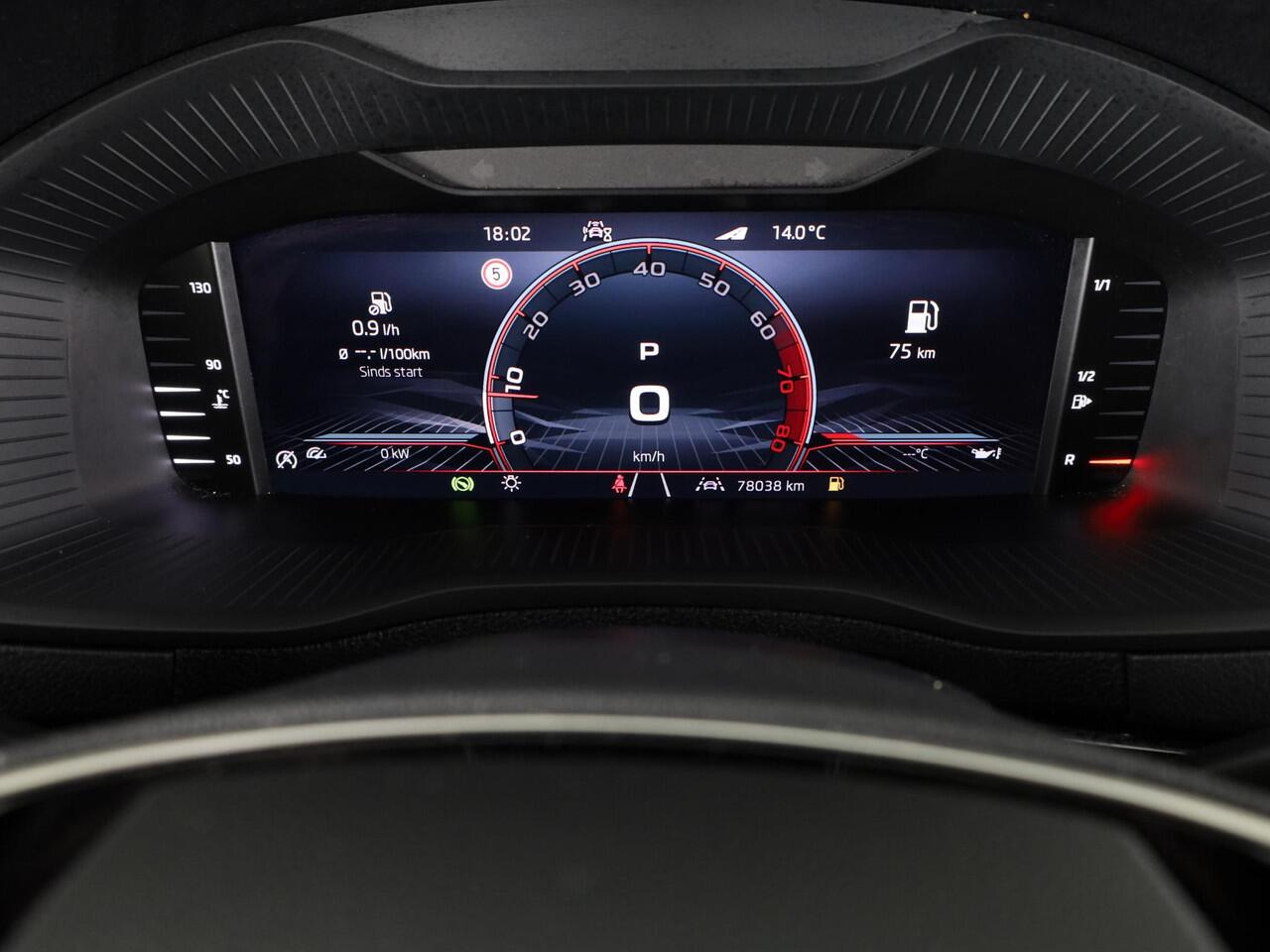 Skoda Karoq 1.5 TSI ACT Sportline Business 150 pk Automaat (DSG) | Verlengde garantie | Navigatie via App | Parkeersensoren | Achteruitrijcamera | Adaptieve cruise control | Stoelverwarming |