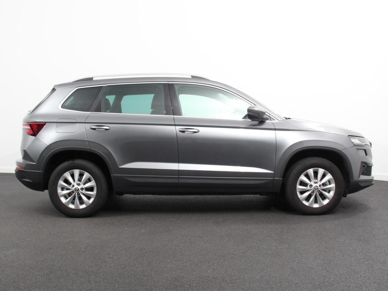 Skoda Karoq 1.5 TSI 150pk DSG Ambition | Navigatie | Apple Carpla/Android Auto | Camera | Climate Control | Adaptive Cruise control | Lichtmetalen Velgen