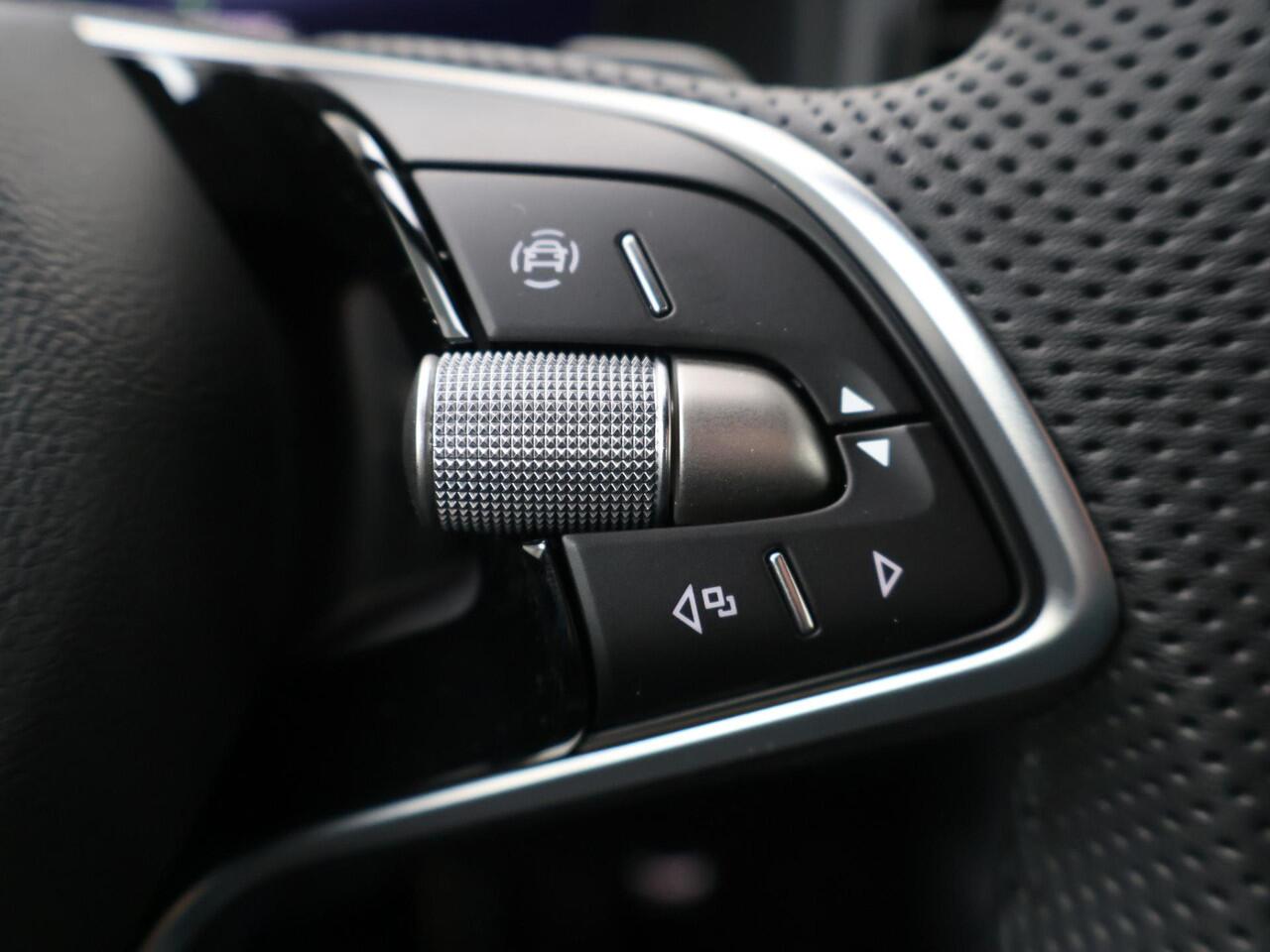 Skoda Karoq Sportline Business 1.5 TSI 150 PK 7versn. DSG | Automaat | Navigatie | Adaptieve Cruise Control | Elektr. achterklep |