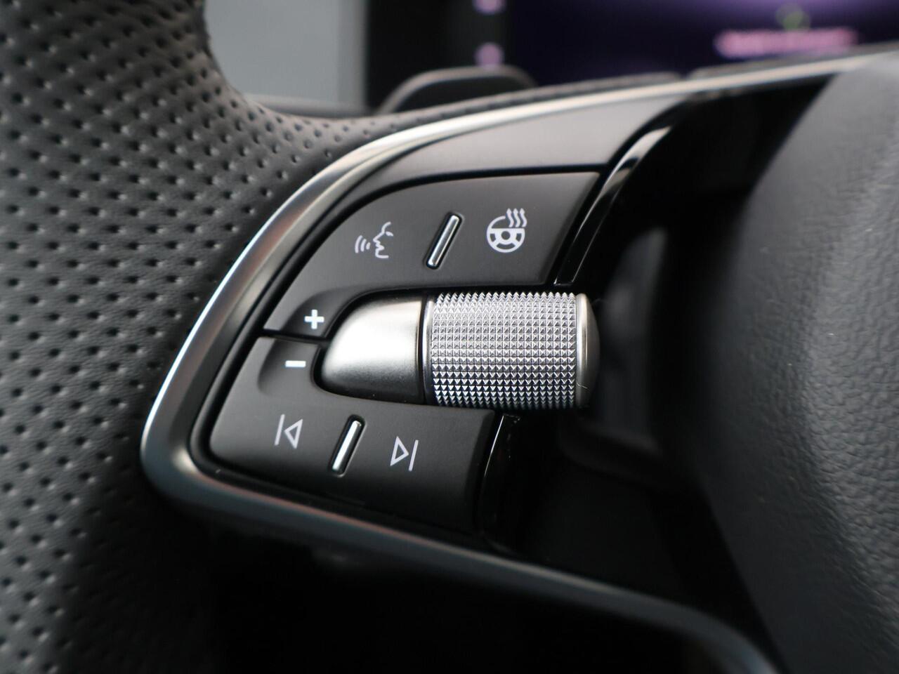 Skoda Karoq Sportline Business 1.5 TSI 150 PK 7versn. DSG | Automaat | Navigatie | Adaptieve Cruise Control | Elektr. achterklep |